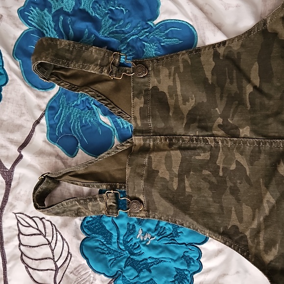 Vanilla Star camo overalls dress - Picture 2 of 7